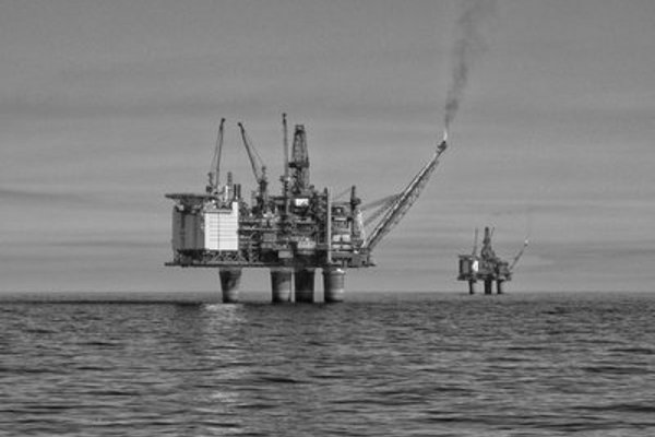 rig at sea ©OSPAR